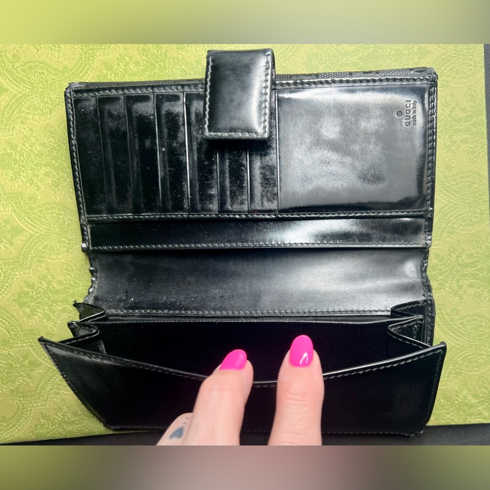 Authentic Gucci Wallet - Picture 6 of 10
